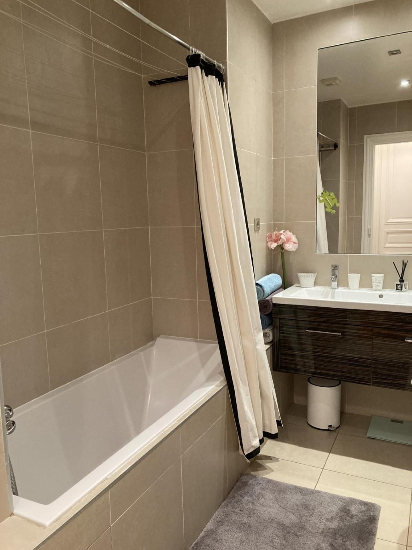 Parc Monceau Bed & Breakfast Париж Екстериор снимка